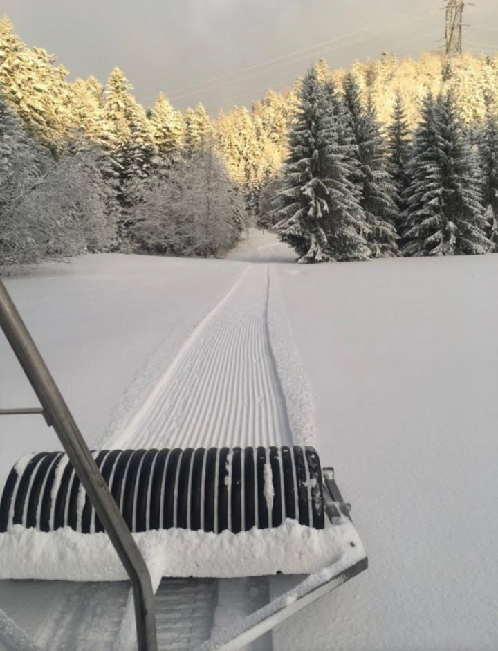 Rouleau de damage piste ski de fond tractable par motoneige ou quad